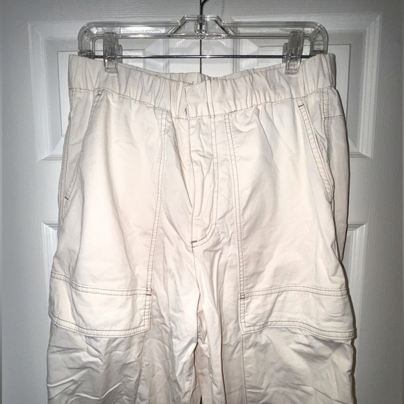 Zara Beige/Cream Big Pocket wide leg Cargo Pants. Size Medium. VVGUC. - Picture 13 of 16